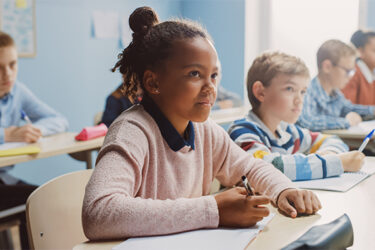 10 Easy Ways to Help the New Kid in School