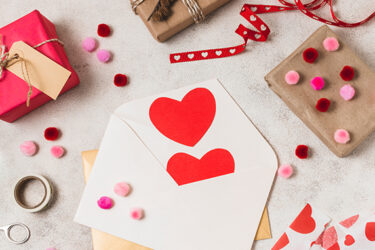 DIY Valentine’s Day Cards for Kids|DIY Valentine’s Day Cards for Kids|Button-Heart Cards|Handprint Heart Cards|Thumbprint Love Bugs|Popsicle Stick Picture Frames|Confetti Explosion Cards|Handprint Heart Cards