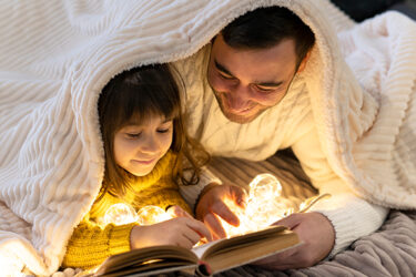 Snowy Stories for Cozy Night|A Cozy Winter Day by Eliza Wheeler|Bundle Up