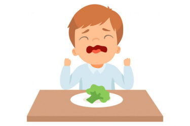 4 Easy Ways to Manage Challenging Mealtime Behaviors