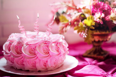 Here’s How To Host The Perfect Birthday Party For Your Mom